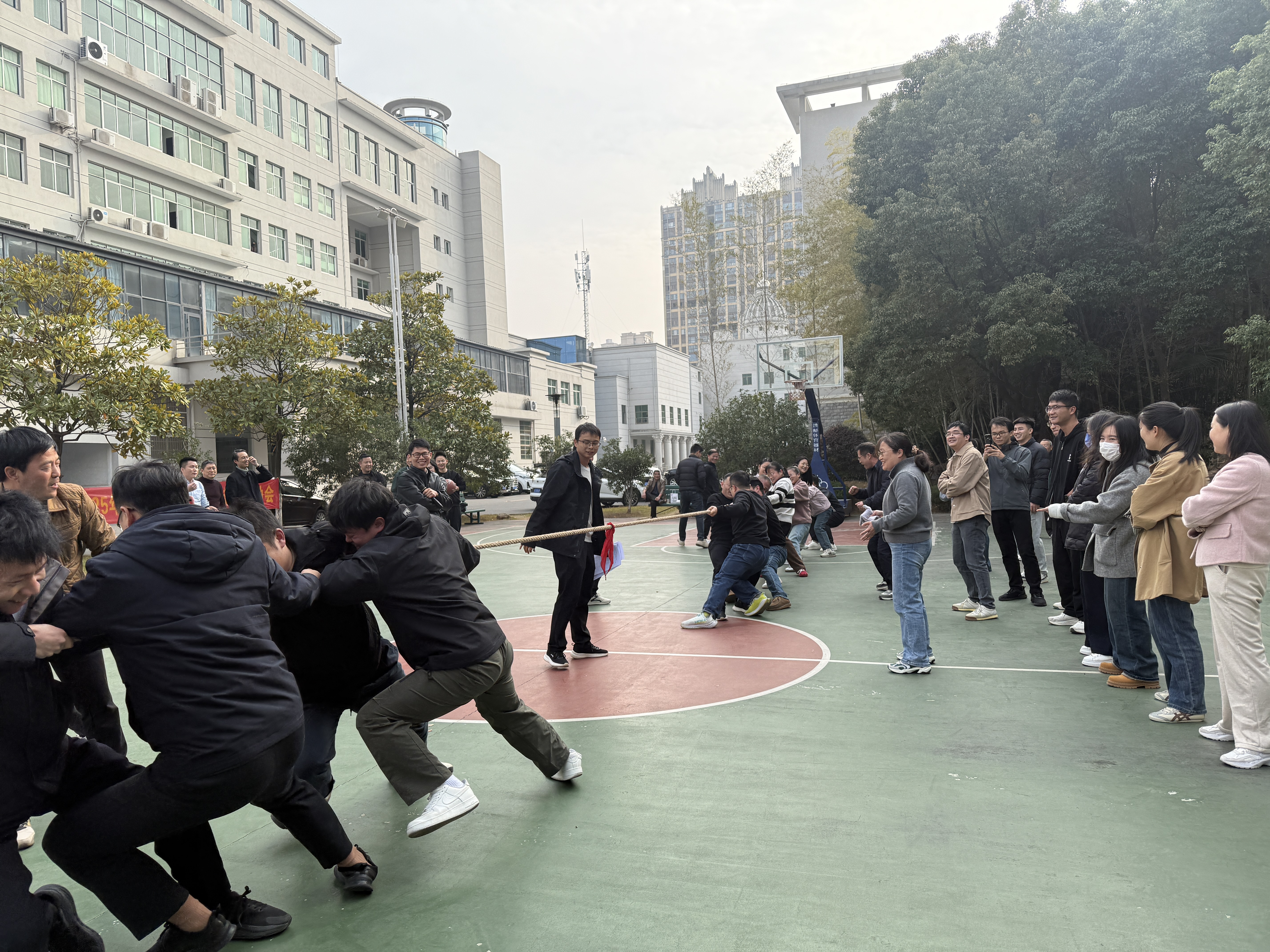 检徽闪耀，活力飞扬